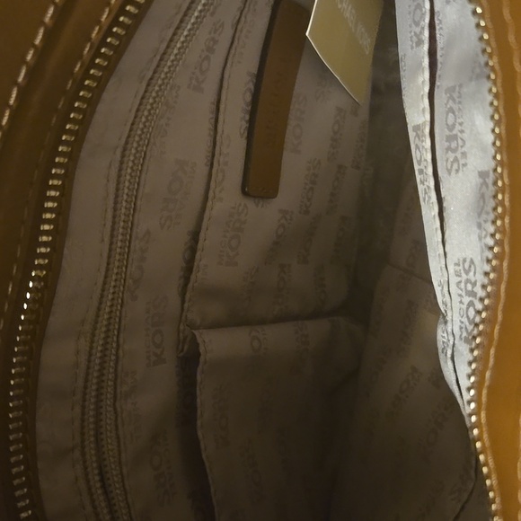 Michael Kors - Picture 2 of 2